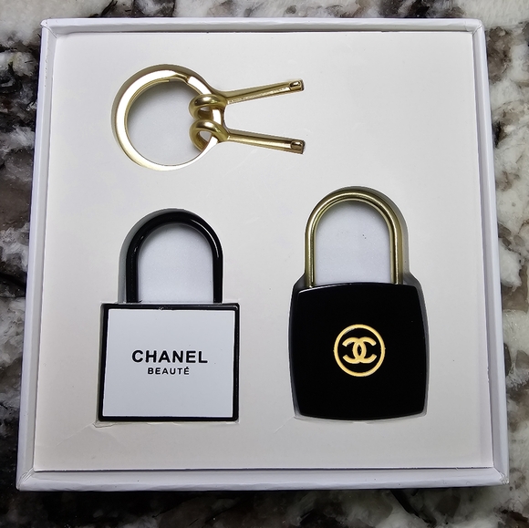 NIB Chanel Lock And Key Set